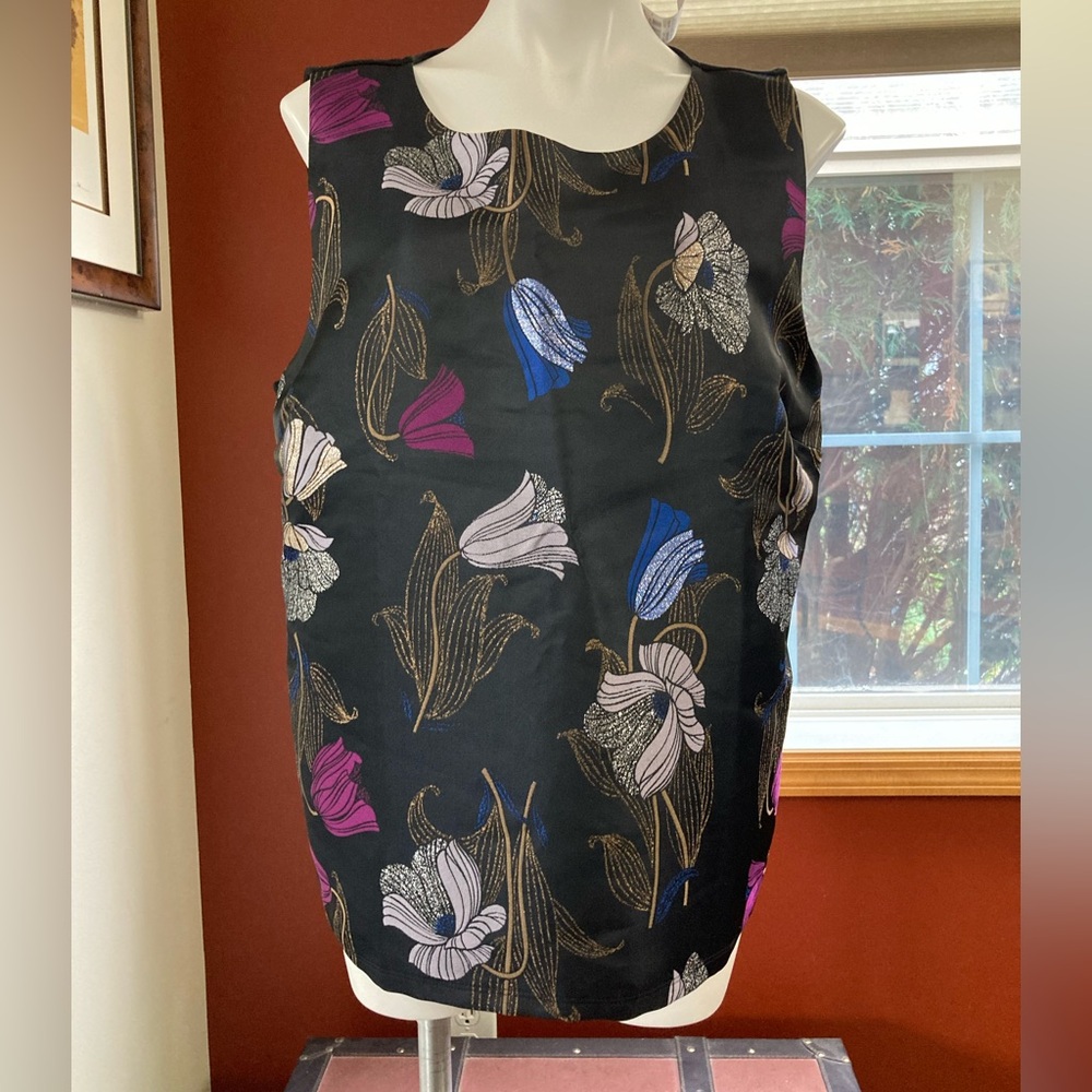🐬 Ann Taylor Floral Sleeveless Top - Black, Purple, Blue